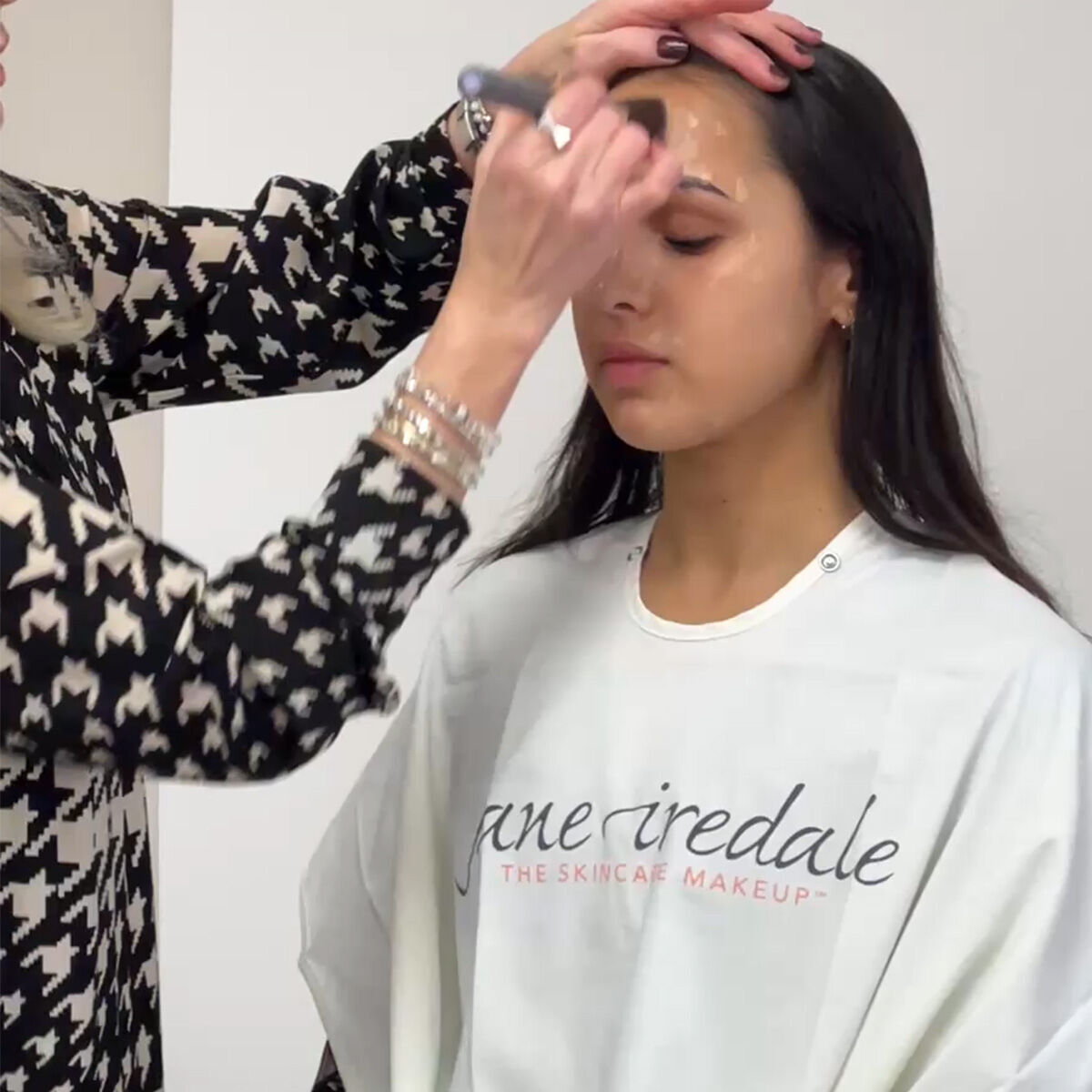 Find your Skintuition SPF 30 Colour Match Complexion Expert